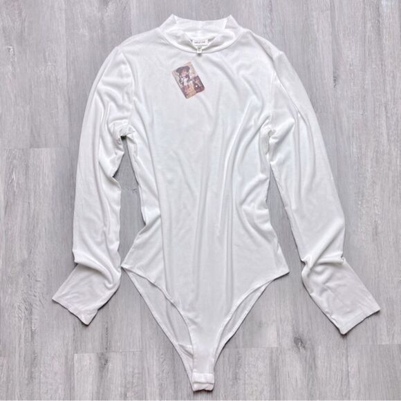 White Long Sleeve Bodysuit XL - Picture 1 of 5
